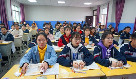 <b>火狐平台入口(中国)有限公司成功举行新进教师汇报课展示活动</b>